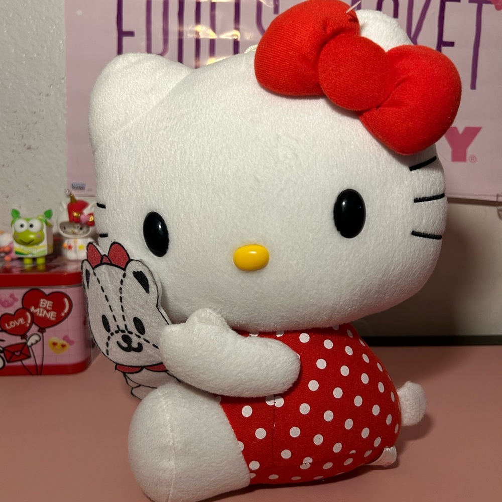 Hello kitty polkadot plush